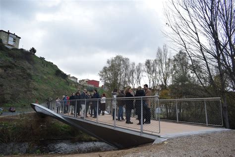 FOTOS Haro estrena la pasarela turística sobre el Tirón