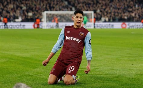 Edson Álvarez marca su primer gol con el West Ham United