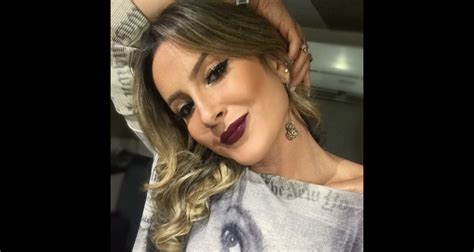 Foto Claudia Leitte completa 34 anos em ótima forma e esbanjando