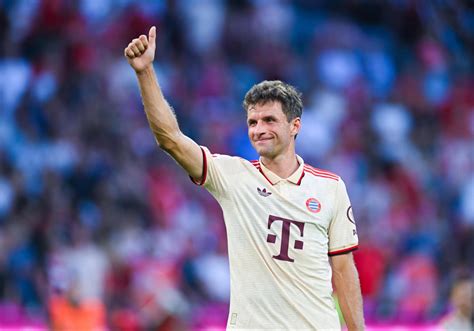 Müller macht Bayern Trainer Kompany perplex Das ist unglaublich