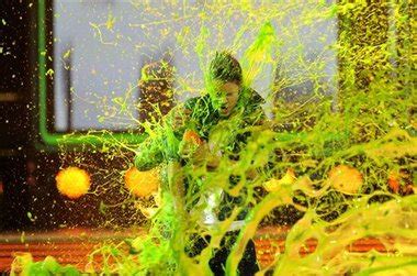 Justin Bieber and Halle Berry are slimed at Nickelodeon's Kids Choice ...