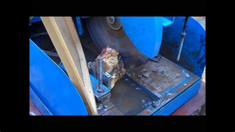 Cutting A Rock On A Lortone Ls 14 Lapidary Slab Saw W Spray Guard Youtube