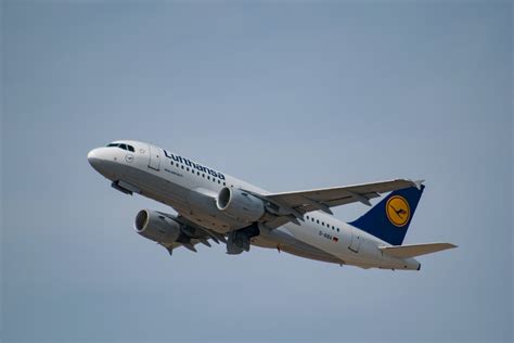 Redu O De Voos Da Lufthansa Entre Rio De Janeiro E Munique