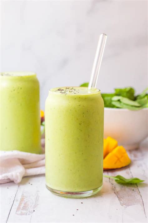 Simple Spinach Mango Smoothie - The Natural Nurturer