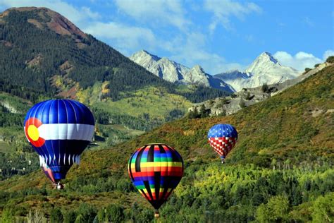 Hundreds of Colorful, Glowing Hot Air Balloons Will Take Flight In Snowmass This Month