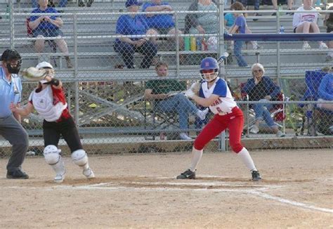 Viking Softball Teams Bats Get Going Late Decorah Defeats Waverly By