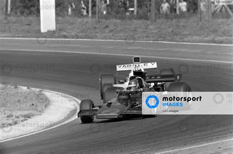 Ronnie Peterson Lotus E Ford Leads Denny Hulme Mclaren M Ford