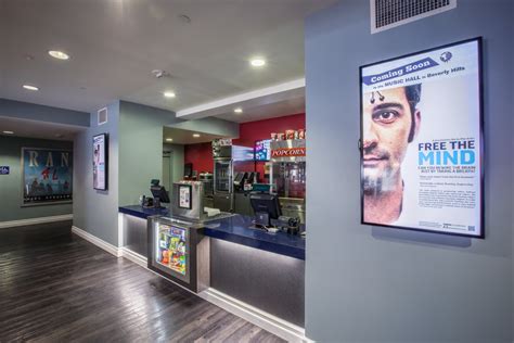 Laemmle Royal Theatres - Howard CDM