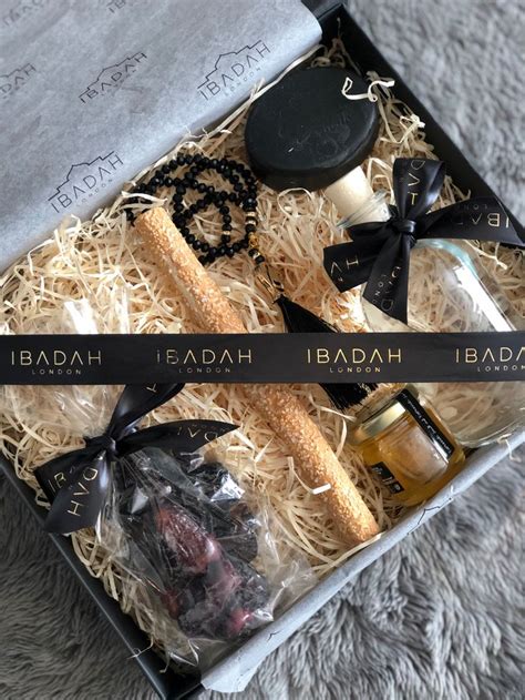 Islamic Muslim Halal Hamper Gift Set For Eid Umrah Hajj Mubarak