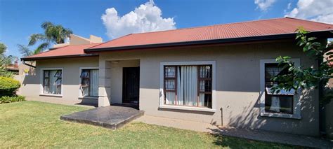 Bedroom House For Sale In Vanderbijlpark Se P