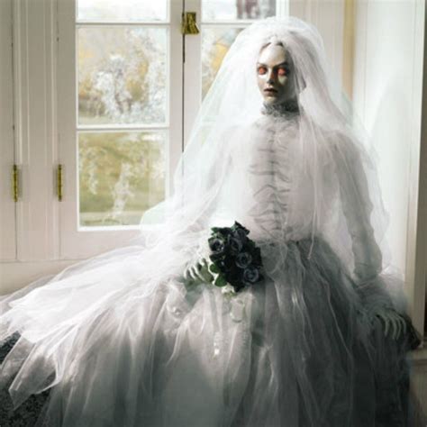 I Just Love This Zombie Bride Zombie Bride Halloween Props