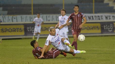 Qué le pasó a Fito Zelaya El jugador de Alianza sorprendió por golpe