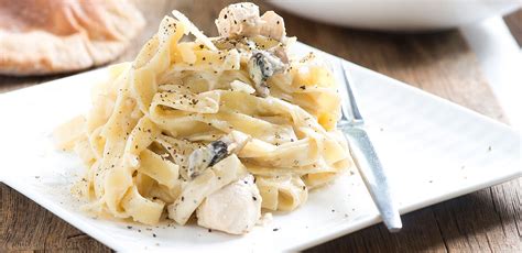 One-Pan Chicken and Mushroom Tagliatelle | Chicken.ca