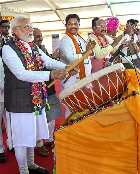 Pm Modi Lays Foundation Stone Inaugurates Development Projects In