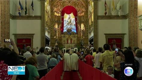 Vídeo Noite de véspera da Festa do Carmo no Recife tem missas e