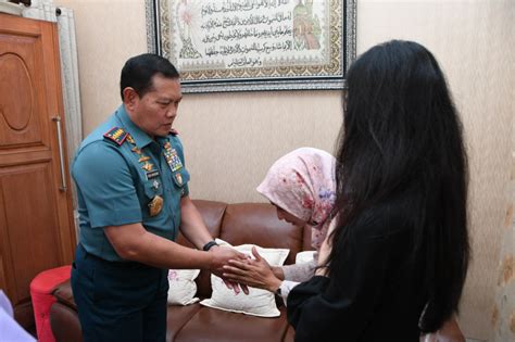 Panglima TNI Takziah Ke Kediaman Empat Pajurit Terbaik TNI AU Yang