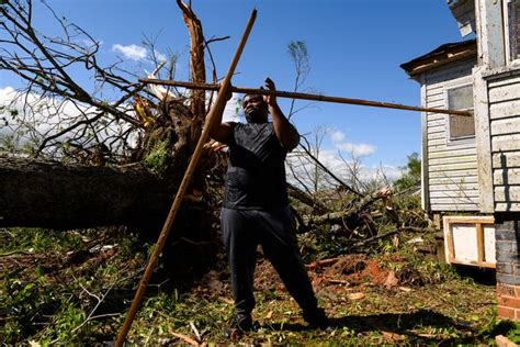 South Carolina tornado damage adds to coronavirus quarantine stress