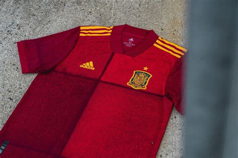 La Federación Española De Fútbol Presenta La Nueva Camiseta De La Selección