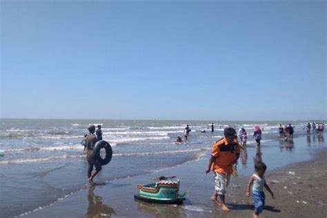 Foto Pantai Glayem Di Indramayu Daya Tarik Harga Tiket Dan Rute