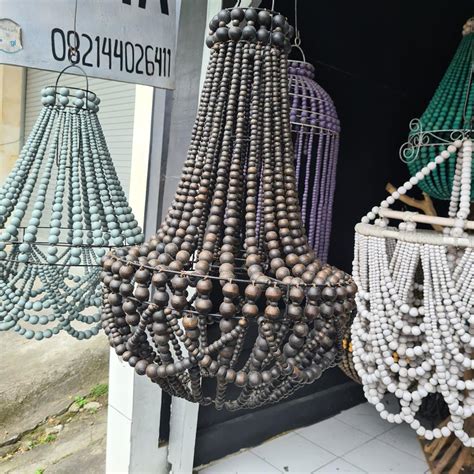 Люстры из бусин