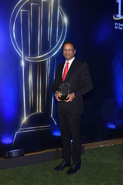 Spicejet Cmd Ajay Singh Awarded ‘ey Entrepreneur Of The Year 2017 For