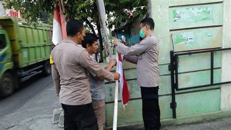 Pencurian Bendera Merah Putih Dan Tiangnya Di Tepi Jalan Klaten Terekam