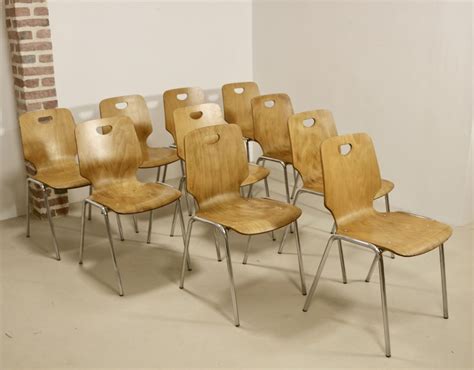 Lot de 10 chaises empilable en bois contreplaqué Plywood Ré Luckyfind