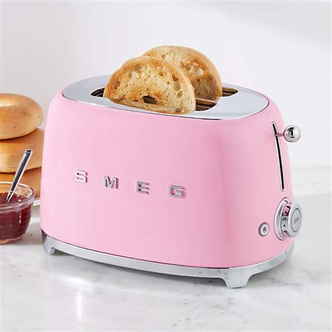 SMEG Pink 4x4-Slice Toaster + Reviews | Crate & Barrel