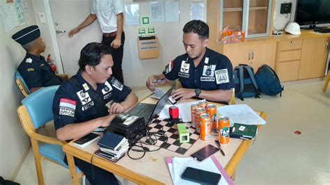 Jaga Kedaulatan Negara Imigrasi Sorong Periksa Awak Alat Angkut Mt