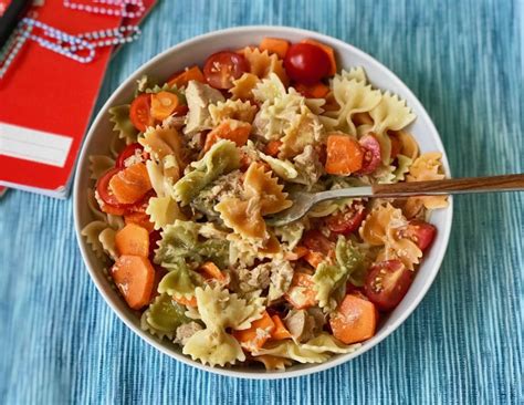 Ensalada De Pasta Con Atún Zanahoria Y Cherrys Receta Ekilu