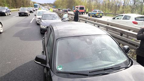 Folgeunfall durch Gaffer auf A485 bei Gießen kilometerlange Staus