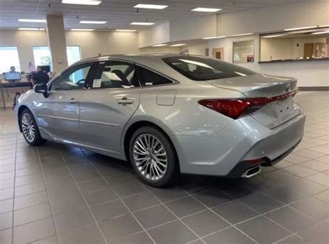 2022 Toyota Avalon Limited Uces Motors