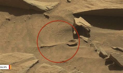 Nasa Rover Discovers A Large Spoon On The Surface Of Mars Daily Mail