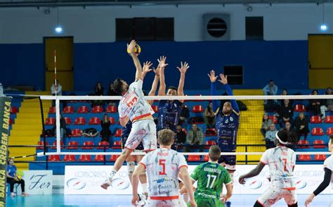 Serie A M Macerata Spreca Palmi Rimonta E Vince Al Tie Break