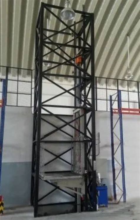 Dhamsya Hydraulic Industrial Goods Lift Max Capacity Ton Capacity