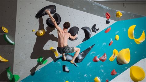 Adam Ondra 12 Route Setting In Bouldering Youtube