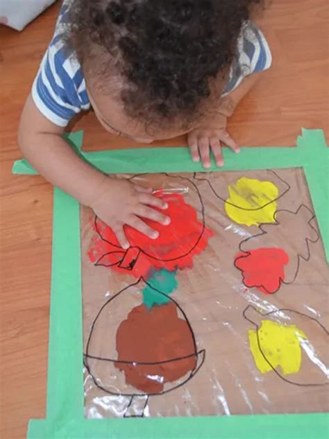 Hands-On Baby's First Art Project: 25 Infant Art Ideas | Kids ...