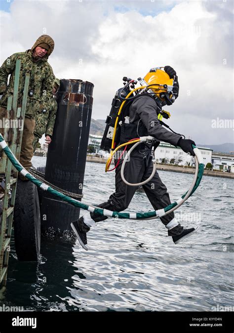 Us Navy Diver 2nd Class Mitchell Apgar Assigned To Us Naval Ship