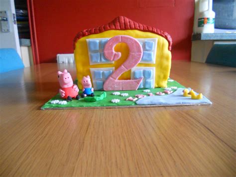 Mama OWL Blog: Peppa Pig House Cake