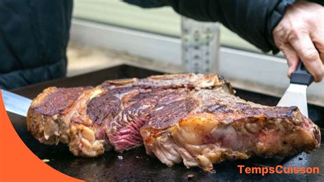 Comment cuire une côte de boeuf au four à la poêle au barbecue ou à