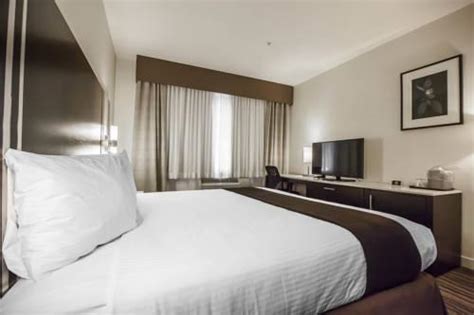 Quality Hotel Airport South BC YVR Airport - Stay Park Travel