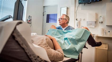 Sex Samfund og FN direktør Debatten om børn underkender kvindernes ret til at bestemme over