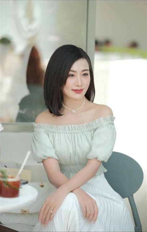 Cô giáo hot nhất kỳ thi tốt nghiệp THPT thăng hạng nhan sắc