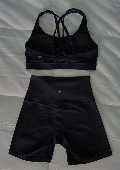 Pin On Roupas Para Dr De Wandinha Fitness Wear Outfits Lululemon