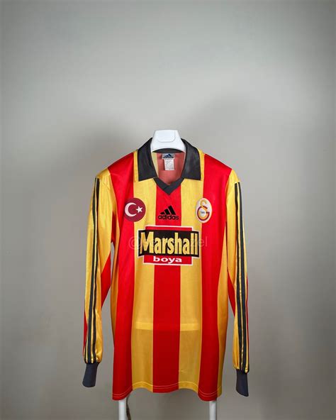 Galatasaray 1999 00 Home Kit