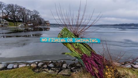 Panga Bar And Grill Hosts Annual New Years Day Polar Plunge In Oconomowoc