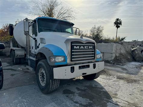 2016 Mack Granite Mixer Ready Mix Concrete Truck Spreader For