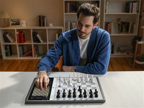 This Smart AI Chessboard Has A Customized Chess