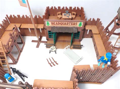 Vintage Playmobil 3419 Fort Randall Nearly Complete With Original Box