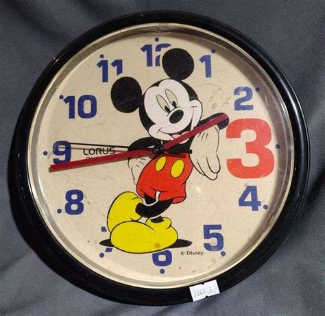 Vintage Lorus Quartz Mickey Mouse Wall Clock 10 Metzger Property